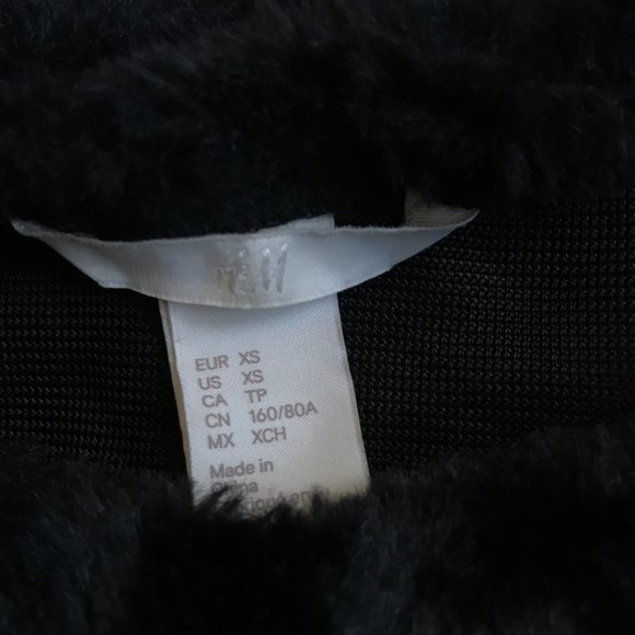 H&M Black Fuzzy Crewneck Sweater - Picture 4 of 4